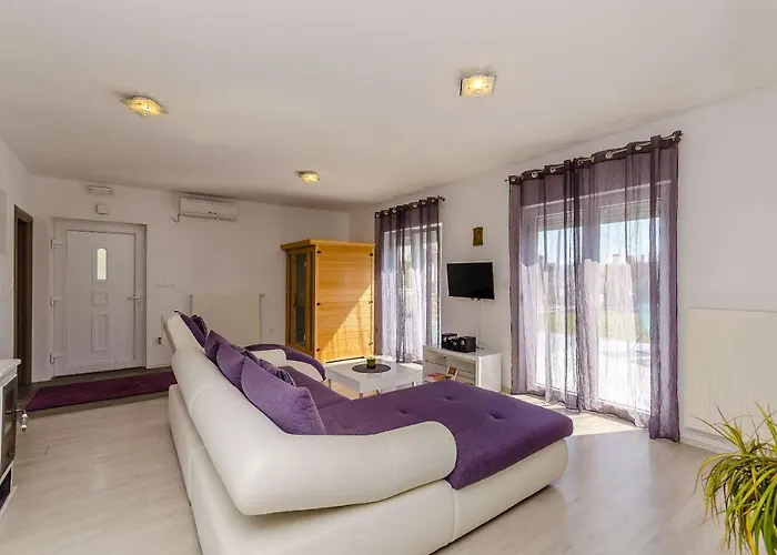 House Christine Будинок відпочинку Трогір