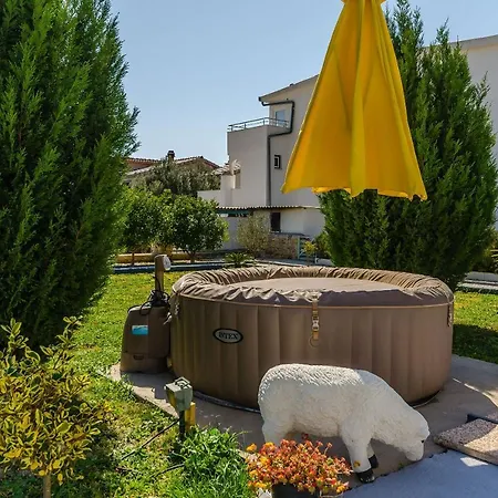 House Christine Holiday home *