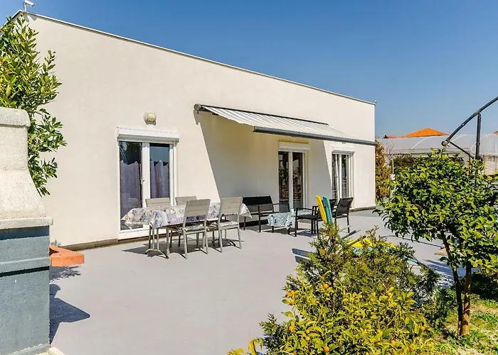 House Christine Semesterbostad *